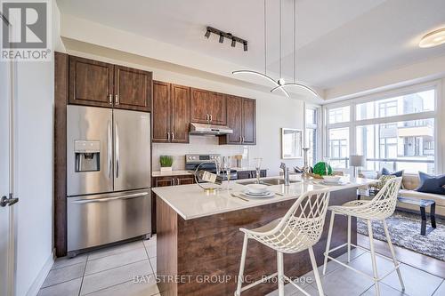 171 Carpaccio Ave, Vaughan, ON - Indoor Photo Showing Kitchen With Stainless Steel Kitchen