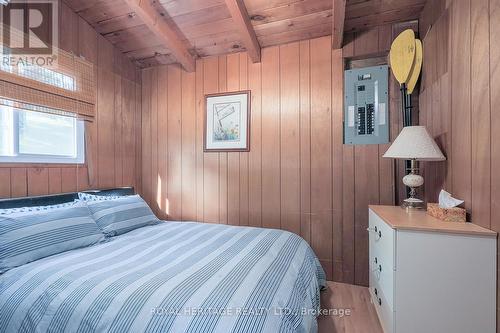 160 Charlie'S Island, Hamilton Township, ON - Indoor Photo Showing Bedroom