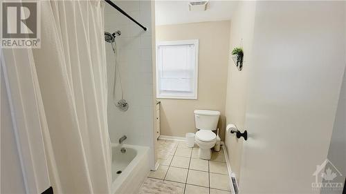 1394 Snye Road, White Lake, ON - Indoor Photo Showing Bathroom