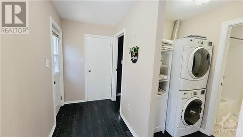 1394 Snye Road, White Lake, ON - Indoor Photo Showing Laundry Room
