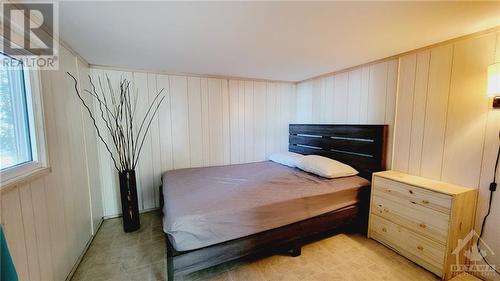 1394 Snye Road, White Lake, ON - Indoor Photo Showing Bedroom