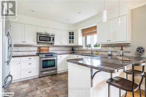 5 Blackburn Ave, Clearview, ON - Indoor Photo Showing Kitchen