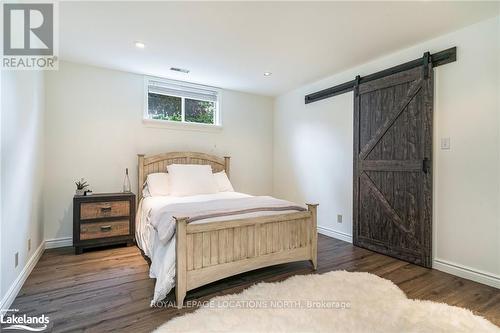 5 Blackburn Ave, Clearview, ON - Indoor Photo Showing Bedroom