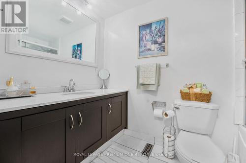 14 Harrison Cres, Barrie, ON - Indoor Photo Showing Bathroom