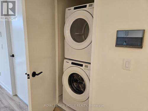#318 -335 Wheat Boom Dr, Oakville, ON - Indoor Photo Showing Laundry Room