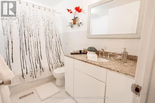 38 Montjoy Cres, Brampton, ON - Indoor Photo Showing Bathroom