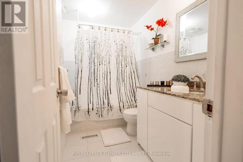 38 Montjoy Cres, Brampton, ON - Indoor Photo Showing Bathroom