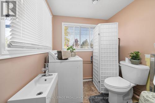 35 Peats Point Road, Prince Edward County (Ameliasburgh), ON - Indoor Photo Showing Bathroom