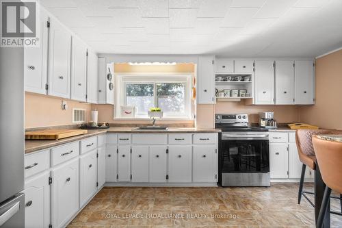 35 Peats Point Road, Prince Edward County (Ameliasburgh), ON - Indoor Photo Showing Kitchen