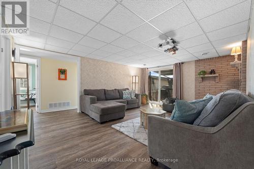 35 Peats Point Road, Prince Edward County (Ameliasburgh), ON - Indoor Photo Showing Living Room