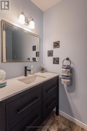 1 Langton Place, Kawartha Lakes, ON - Indoor Photo Showing Bathroom