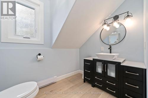 1910 County Road 12, Prince Edward County, ON - Indoor Photo Showing Bathroom