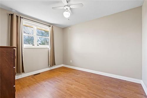 9 Cynthia Court, Pelham, ON - Indoor Photo Showing Other Room