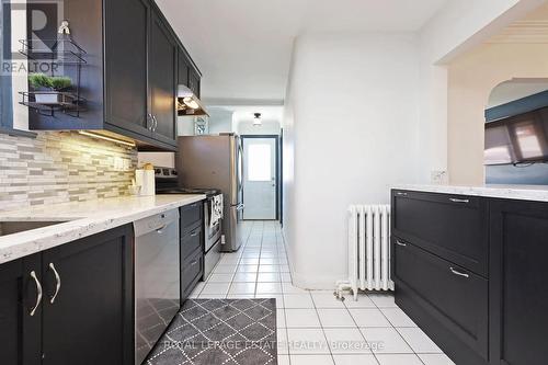 228 Glenwood Cres, Toronto, ON - Indoor Photo Showing Kitchen