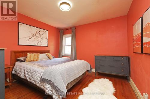 228 Glenwood Cres, Toronto, ON - Indoor Photo Showing Bedroom