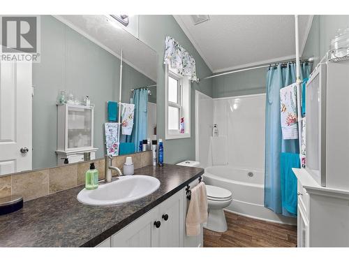 2715 Fraser Road, Anglemont, BC - Indoor Photo Showing Bathroom