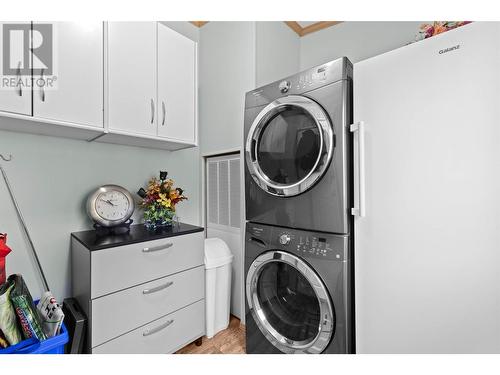 2715 Fraser Road, Anglemont, BC - Indoor Photo Showing Laundry Room