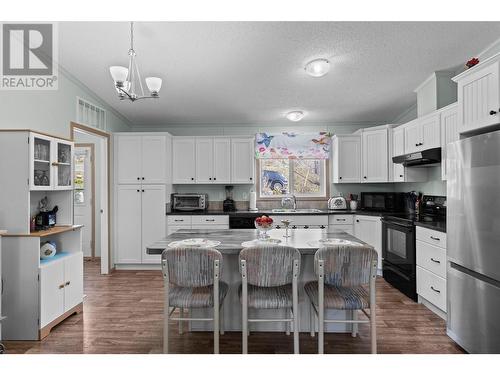 2715 Fraser Road, Anglemont, BC - Indoor Photo Showing Kitchen