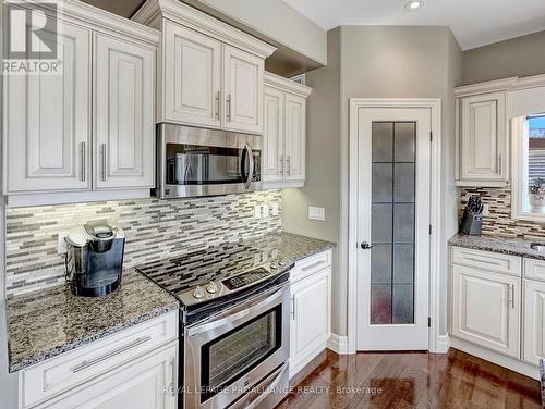 12 Scenic Dr, Belleville, ON - Indoor Photo Showing Kitchen With Upgraded Kitchen