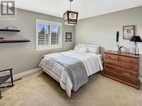 12 Scenic Dr, Belleville, ON - Indoor Photo Showing Bedroom