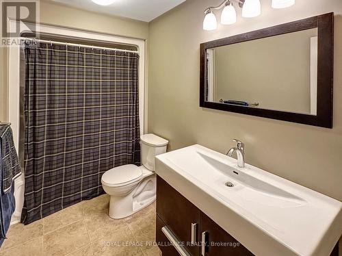 12 Scenic Drive, Belleville, ON - Indoor Photo Showing Bathroom