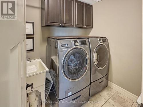 12 Scenic Drive, Belleville, ON - Indoor Photo Showing Laundry Room