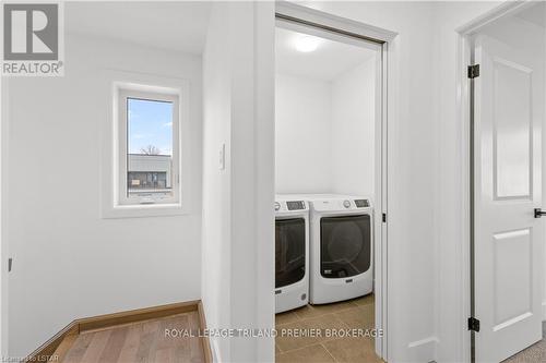 1390 Bush Hill Link, London, ON - Indoor Photo Showing Laundry Room