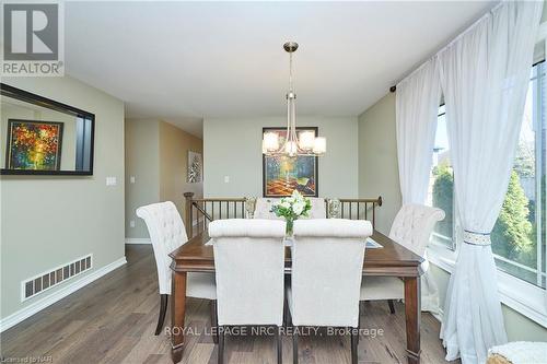 98 Cardinal Cres, Welland, ON - Indoor Photo Showing Dining Room