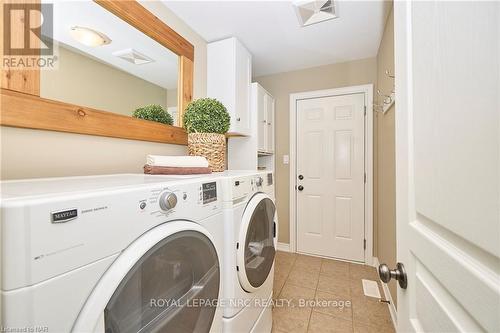 98 Cardinal Cres, Welland, ON - Indoor Photo Showing Laundry Room