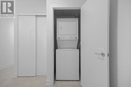 1404 - 15 Mercer Street, Toronto, ON - Indoor Photo Showing Laundry Room