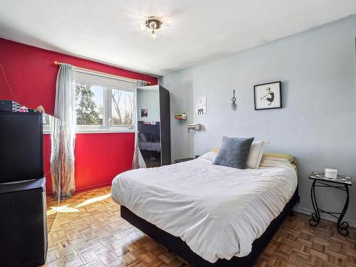 Chambre Ã Â coucher - 185 Rue Chapleau, Dollard-Des-Ormeaux, QC - Indoor Photo Showing Bedroom