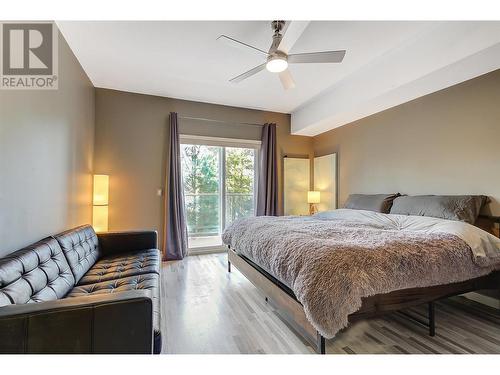 2120 Shannon Ridge Drive Unit# 106, West Kelowna, BC - Indoor Photo Showing Bedroom