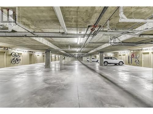 2120 Shannon Ridge Drive Unit# 106, West Kelowna, BC - Indoor Photo Showing Garage
