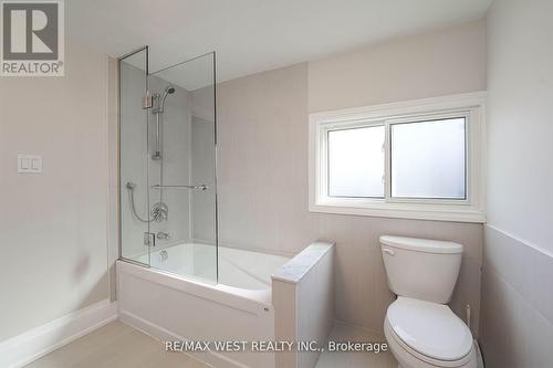 115 Edwin Avenue, Toronto, ON - Indoor Photo Showing Bathroom