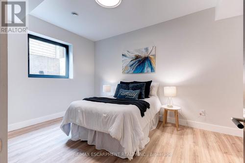298 Strathcona Drive, Burlington, ON - Indoor Photo Showing Bedroom