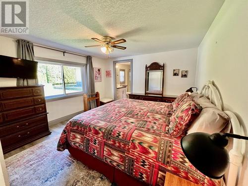 1448 Silver Sands Road, Sicamous, BC - Indoor Photo Showing Bedroom