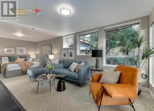 445 Mountain Drive, West Vancouver, BC - Indoor Photo Showing Living Room