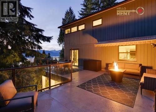 445 Mountain Drive, West Vancouver, BC - Outdoor With Exterior