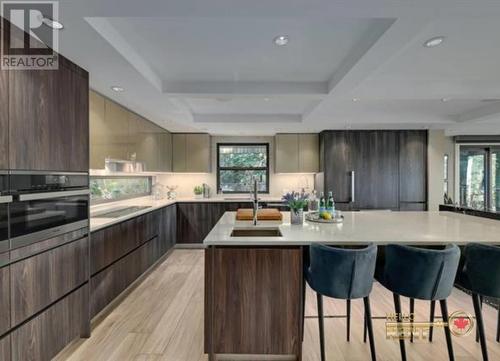 445 Mountain Drive, West Vancouver, BC - Indoor Photo Showing Kitchen With Upgraded Kitchen