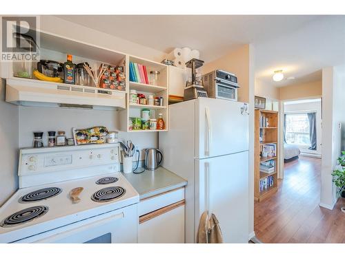 763 Government Street, Penticton, BC - Indoor Photo Showing Kitchen
