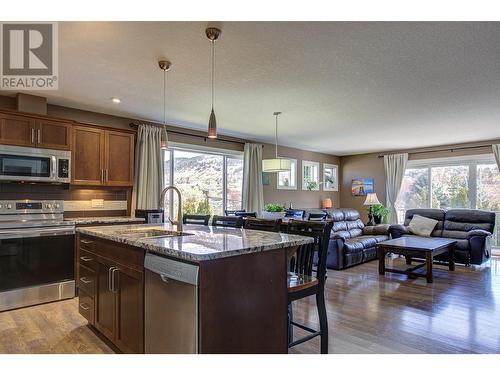 9823 Kinross Place, Coldstream, BC - Indoor Photo Showing Kitchen