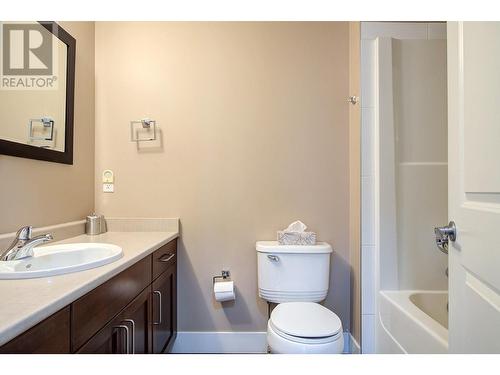 9823 Kinross Place, Coldstream, BC - Indoor Photo Showing Bathroom