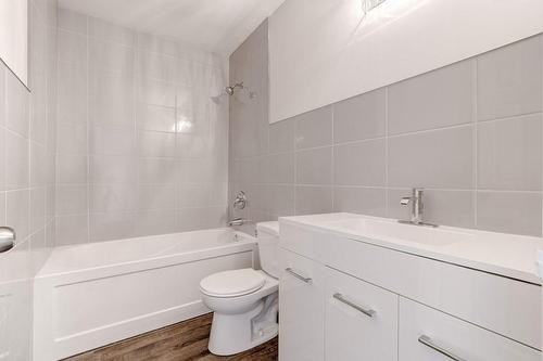 24 Bond Street|Unit #D, Brantford, ON - Indoor Photo Showing Bathroom