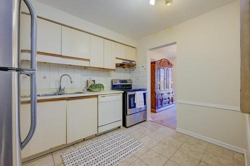 2470 Headon Forest Drive|Unit #27, Burlington, ON - Indoor Photo Showing Kitchen With Double Sink