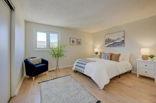 2470 Headon Forest Drive|Unit #27, Burlington, ON - Indoor Photo Showing Bedroom