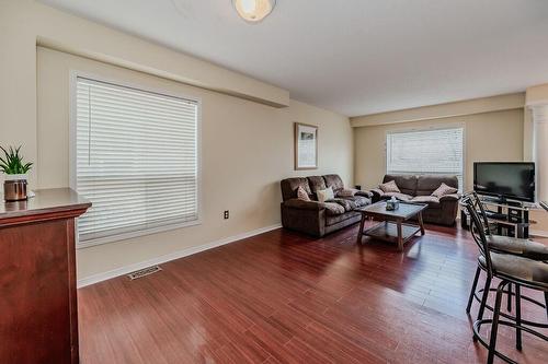 45 Swift Crescent, Guelph, ON - Indoor Photo Showing Living Room