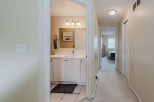 45 Swift Crescent, Guelph, ON - Indoor Photo Showing Bathroom