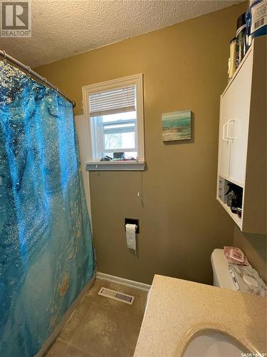 340 U Avenue S, Saskatoon, SK - Indoor Photo Showing Bathroom