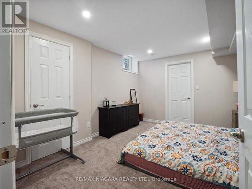 689 Brian Street, Fort Erie, ON - Indoor Photo Showing Bedroom