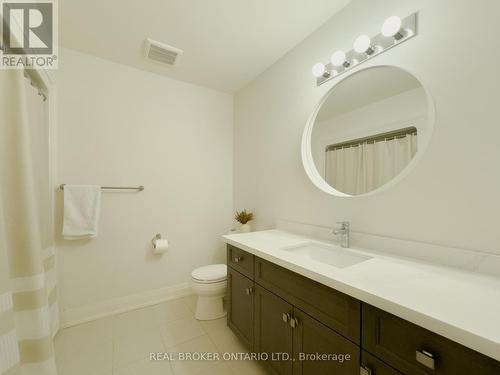 3293 Homestead Dr, Hamilton, ON - Indoor Photo Showing Bathroom